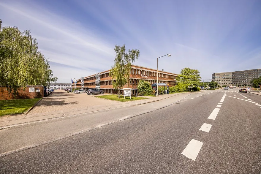 Extérieur - Office Space with Auditorium in Central Location