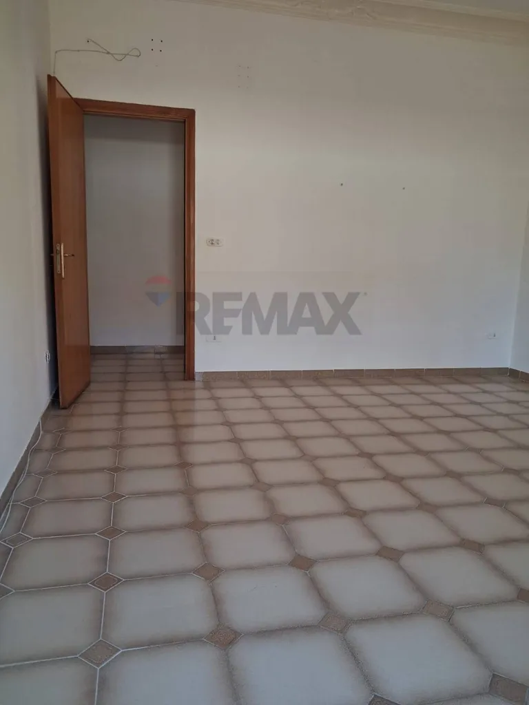 Toad - Unfurnished Flat with Balcony in Favara