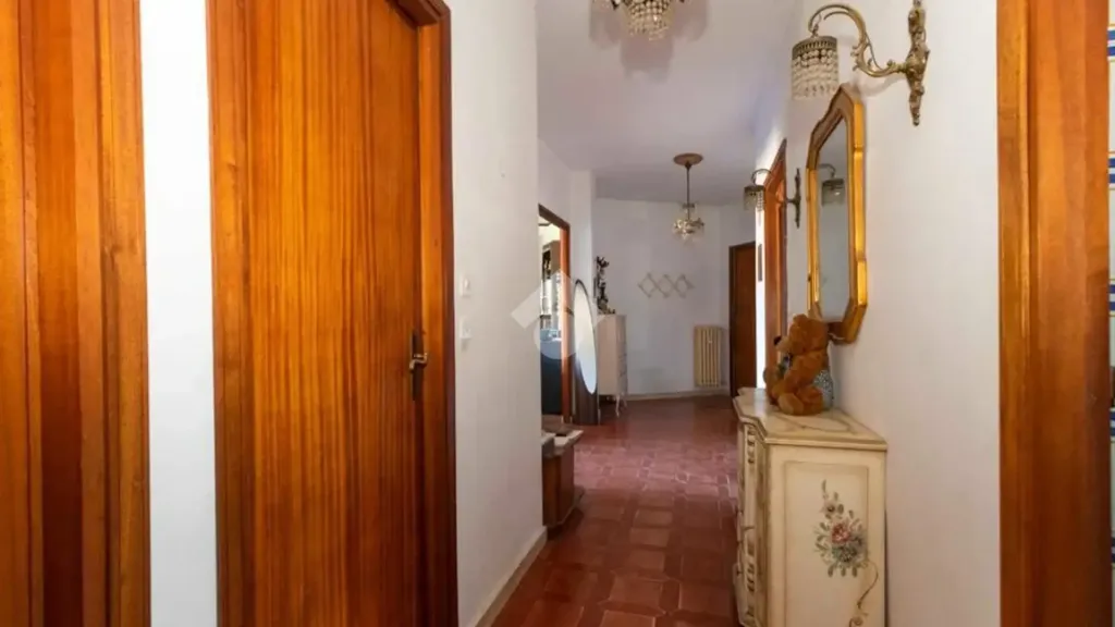 Ingresso - Spacious Apartment with Balcony in Rosta