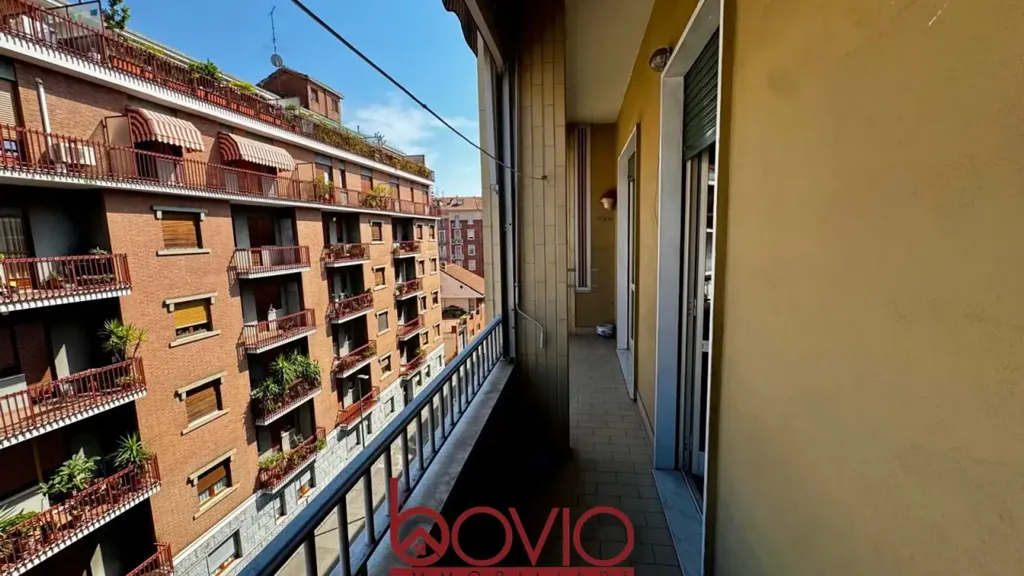 Balcon - Apartment with Balcony in Barriera Milano, Turin