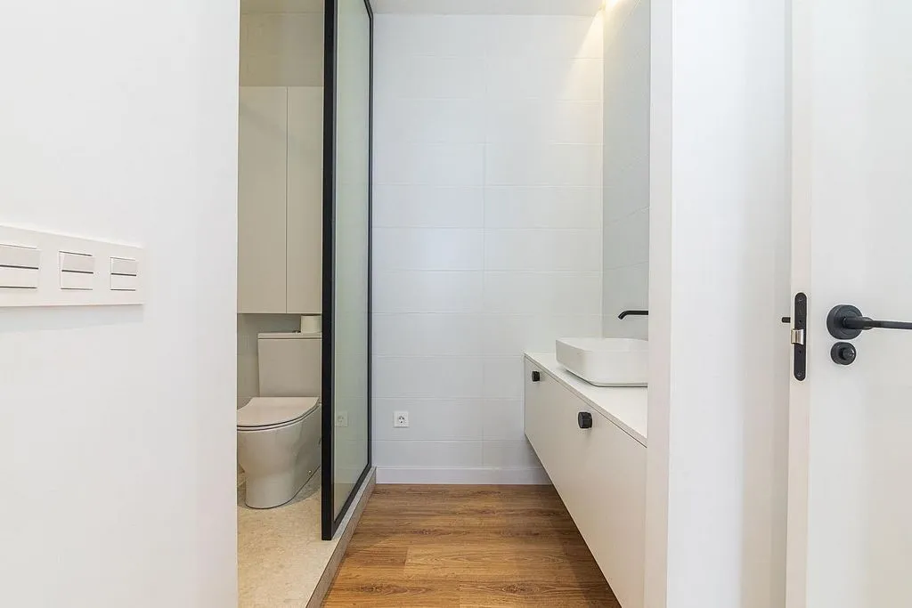 Bathrooms - Semi-New Flat with Pool in El Travaló, Elche