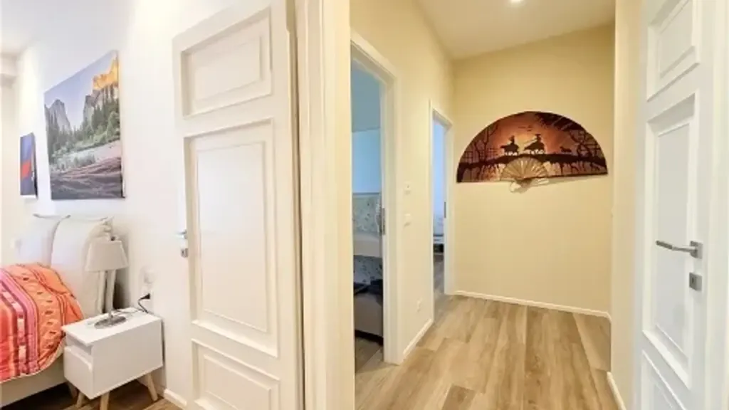 Chambres - Finely Refined 6-Bedroom Apartment in Florence