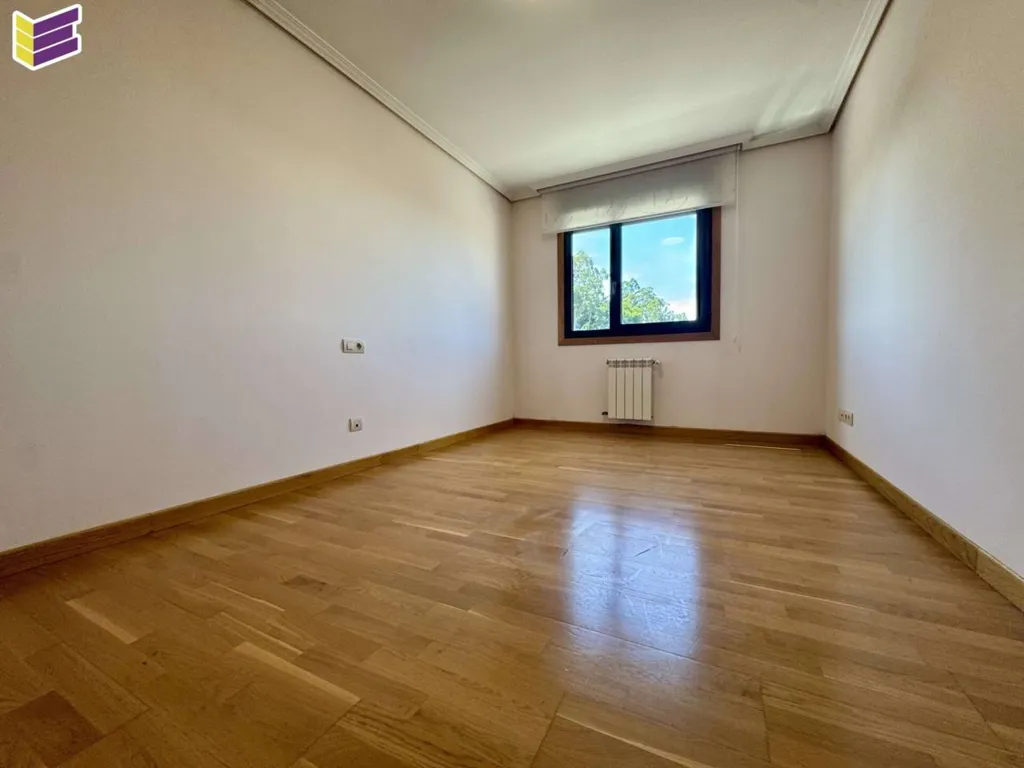 Pièces - Apartment with Lift and Garden in Mos