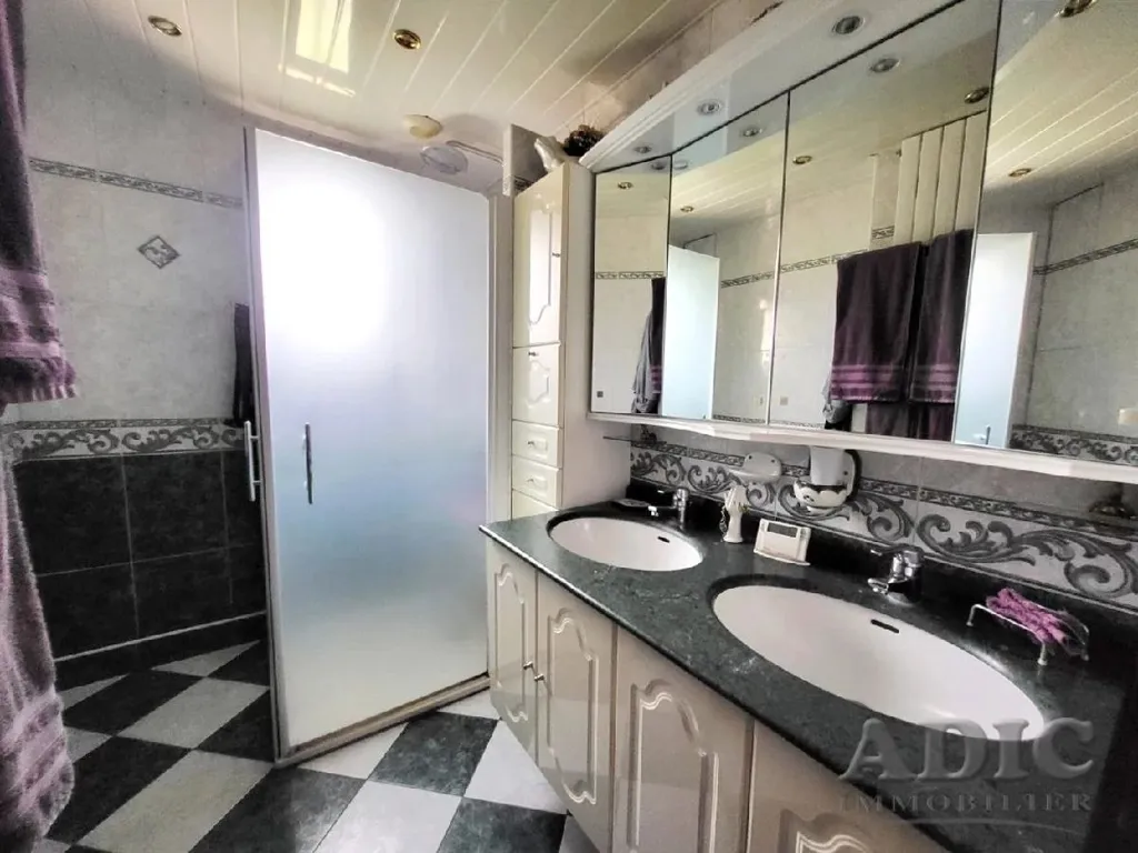 Vannitoad - Family House with Pool in Saint-Pathus