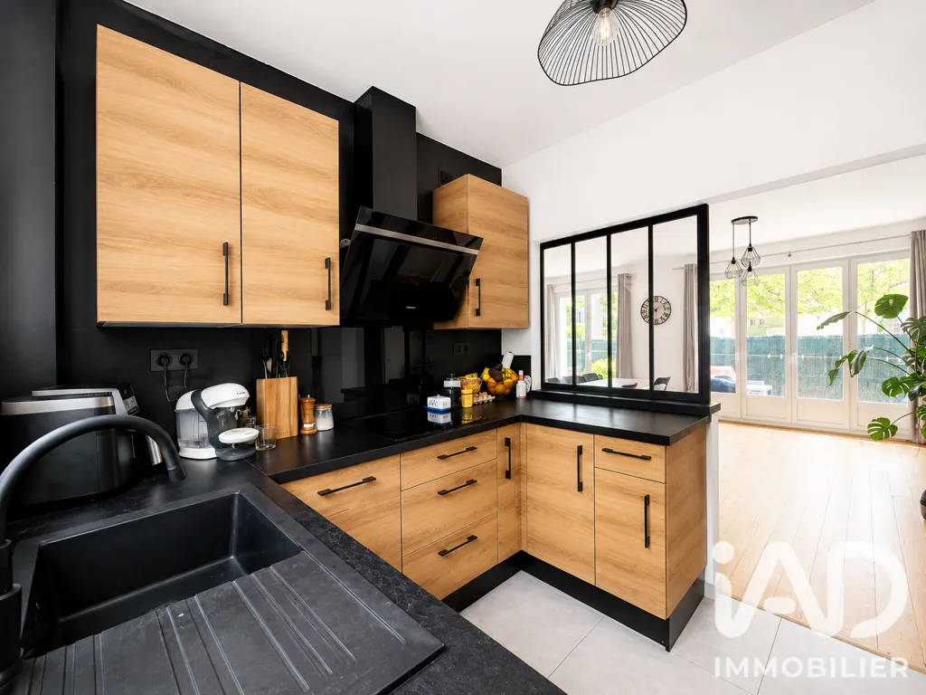 Cucina - Renovated 3-Bed Flat with Garden in Draveil