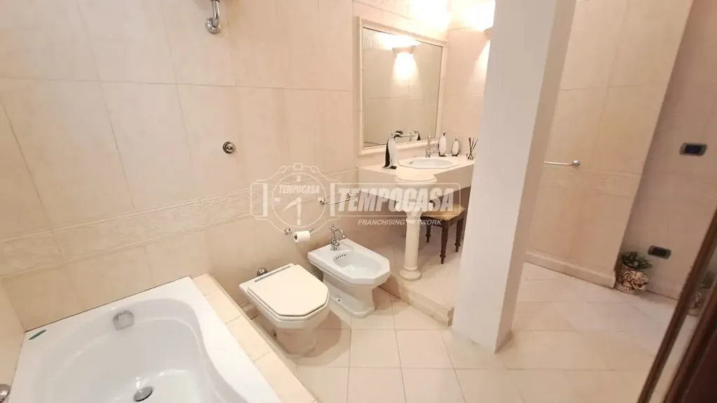 Vannitoad - Fully Renovated Apartment with Terrace in Adelfia