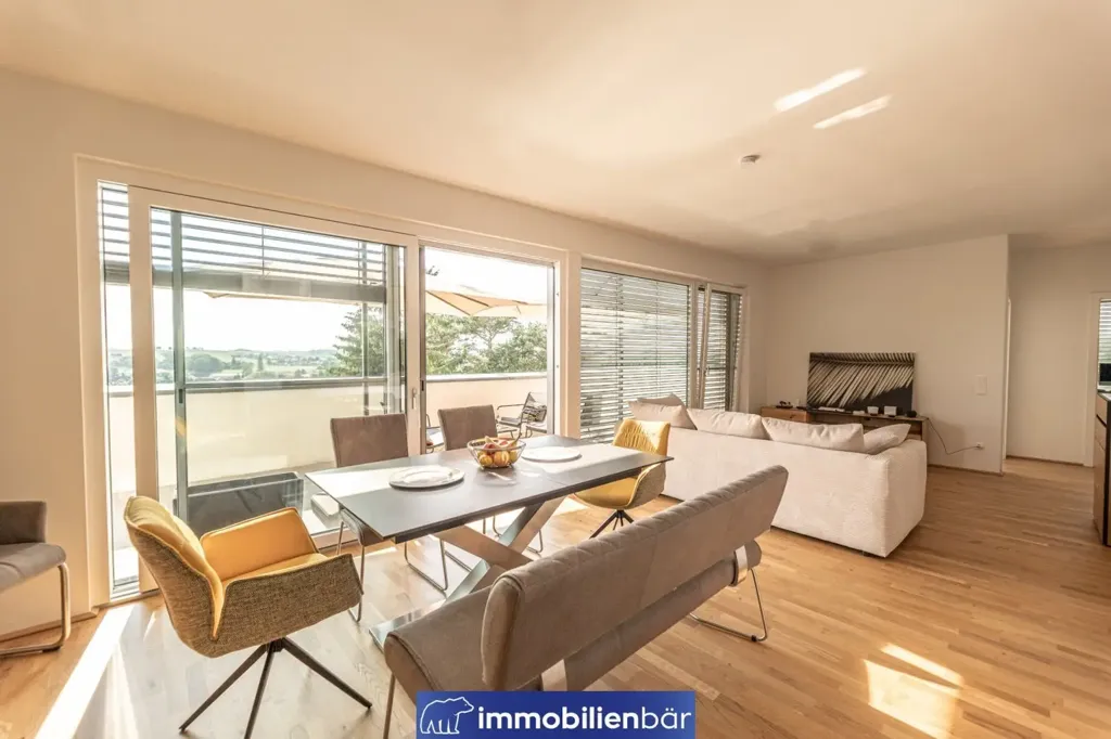 Söögituba - Fully Furnished Penthouse with Panoramic View in Neumarkt