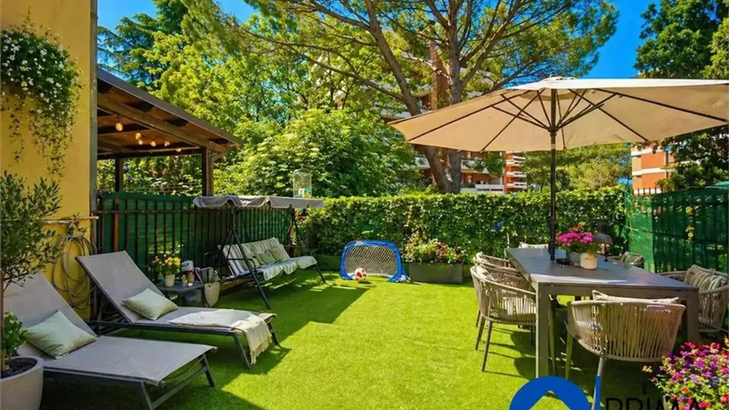 Garden - Villa with Two Gardens on Viale Donatelli, Terni
