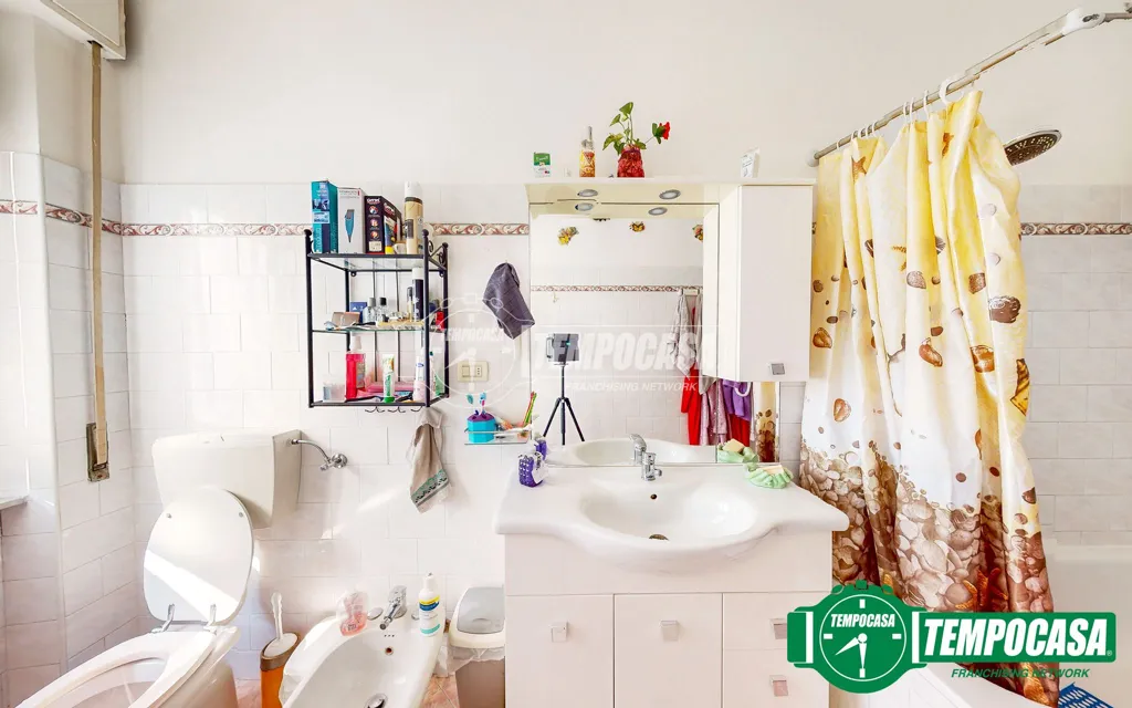 Salles de bain - Renovated Apartment with Balconies in Ovada
