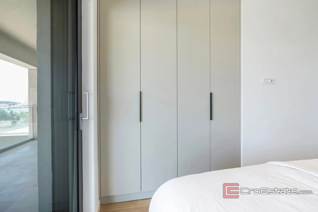 Magamistoad - Modern Seafront Apartment in Trogir