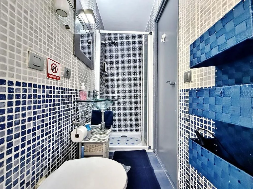 Bathrooms - Terraced House with Sea View in Roses