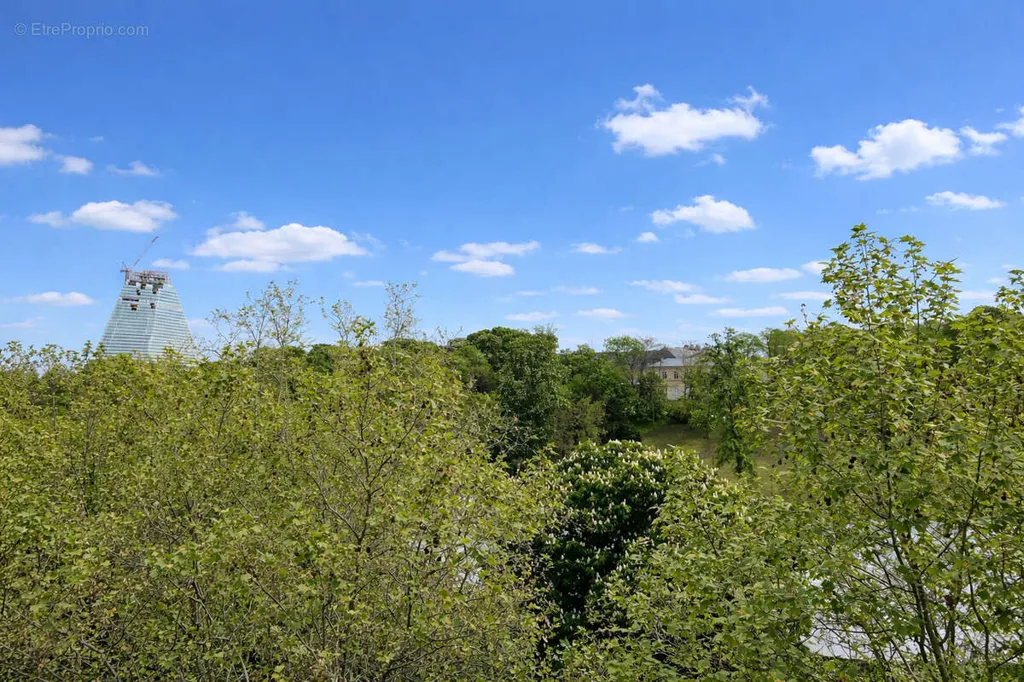 Apartment with Park View in Vanves