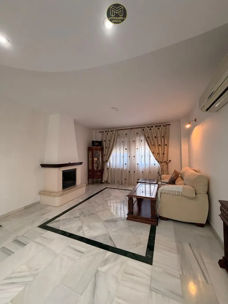 Elutuba - Luxury Villa with Private Garage on Gran Bulevar