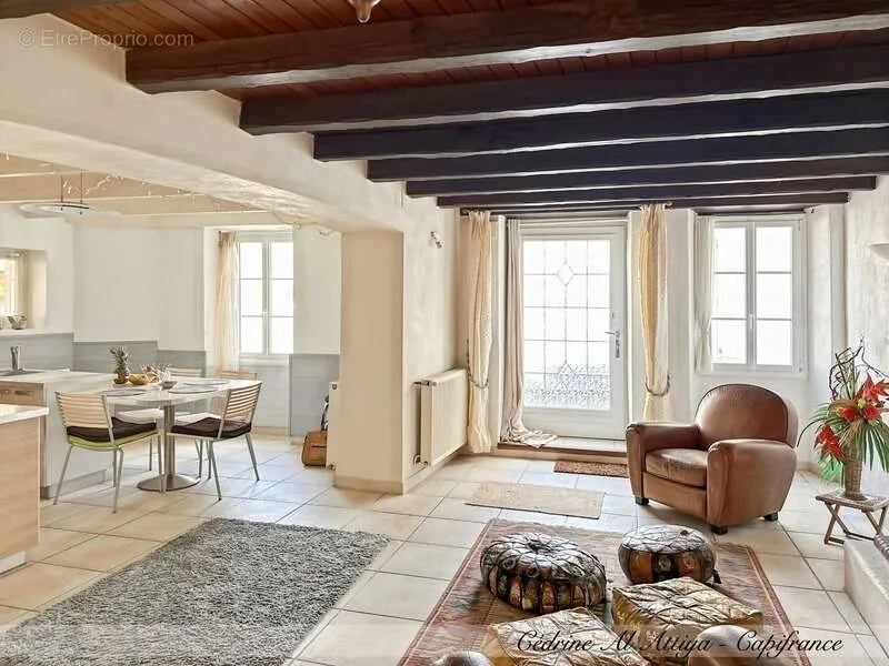 Séjour - Propriété de Caractère avec Piscine à Saint-Xandre