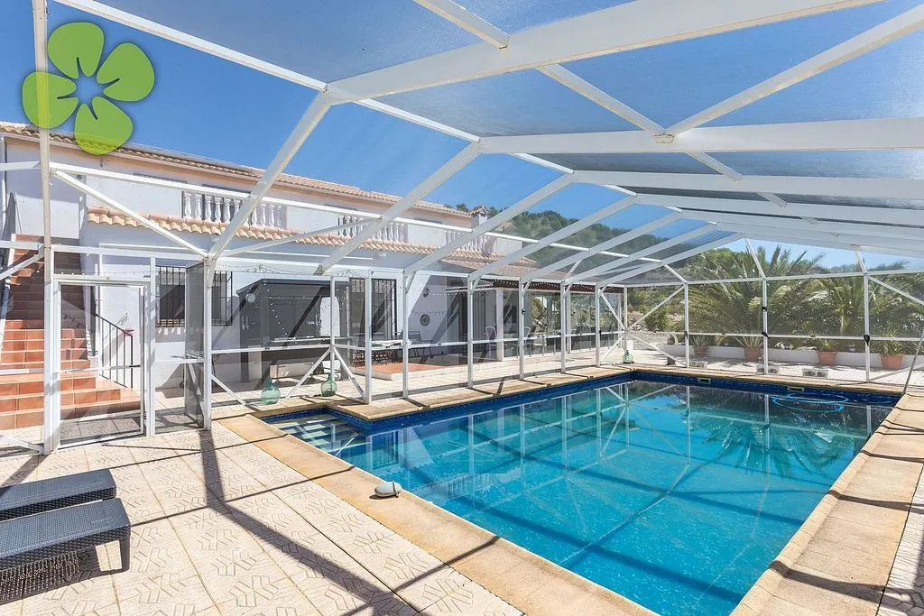 Piscine - Chalet with Pool and Mountain View in Vélez-Rubio