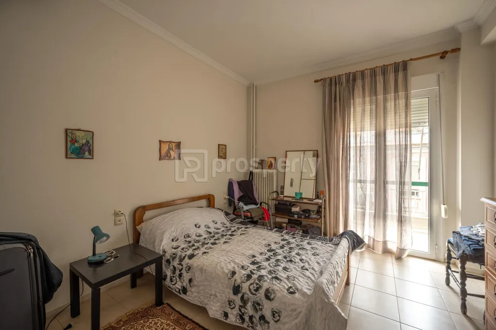 Magamistoad - South-Facing Apartment with Balconies in Patra