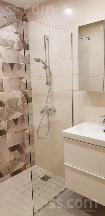 Vannitoad - Studio Apartment with Balcony in Riga Centre