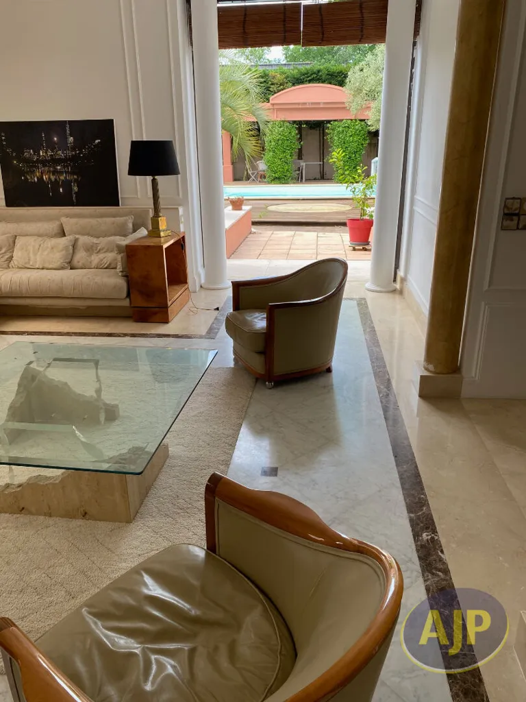 Living Room - Exceptional House with Pergola in Merignac