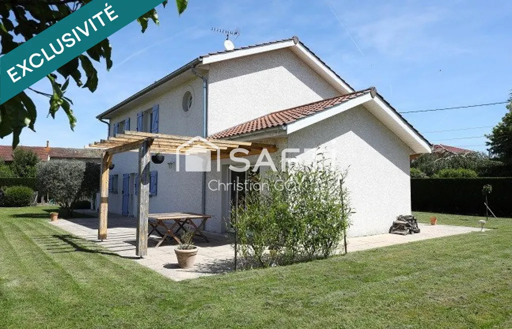 Aed - House with Garden in Flachères