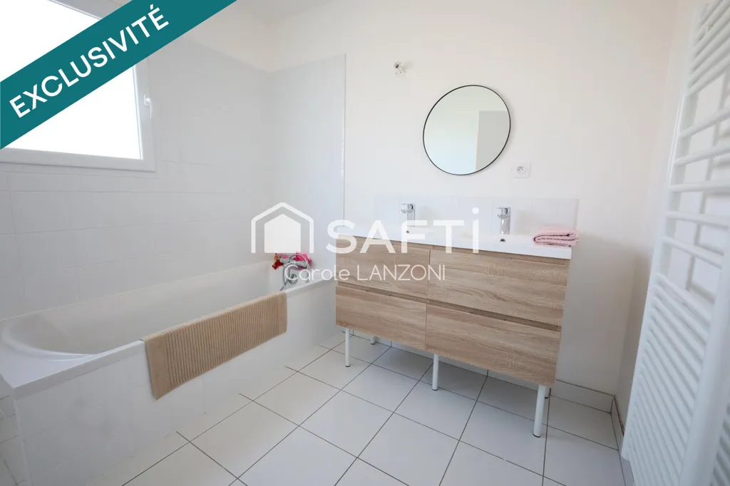 Salles de bain - Maison Moderne avec Jardin à Ossé
