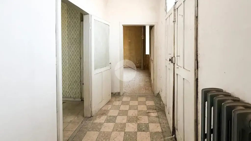 Esik - Semi-detached House with Terrace in Avezzano