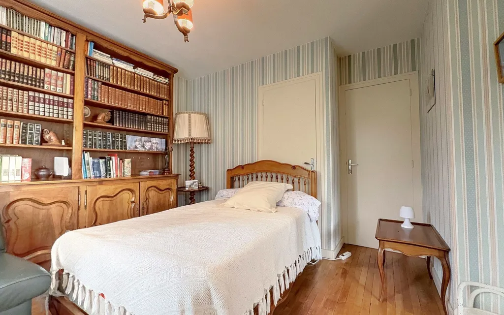 Bedrooms - Individual House with Garden in Dijon South