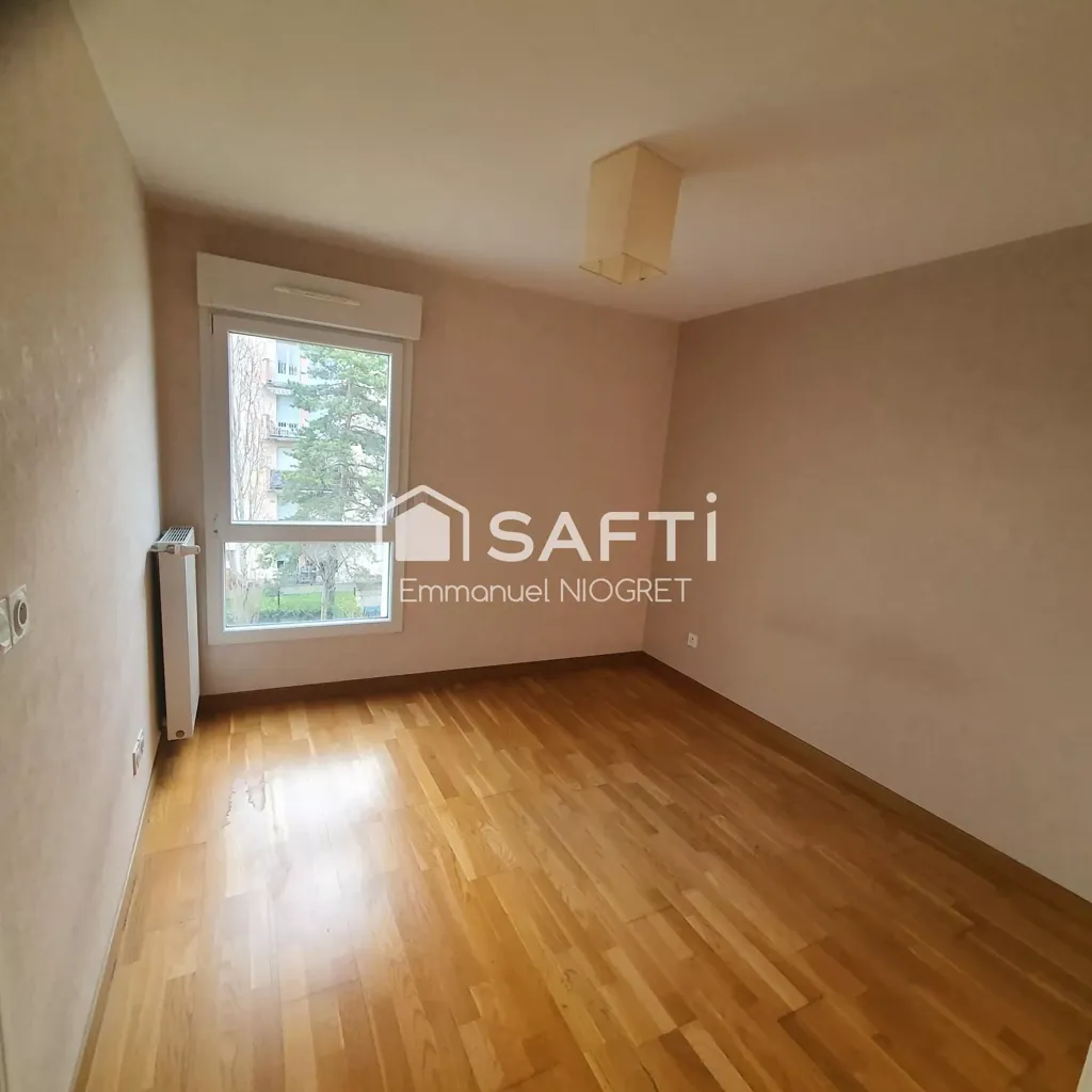 Pièces - Appartement avec Terrasse au Calme à Dijon