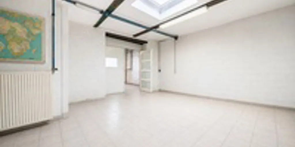 Toad - Mixed-Use Property with Garden in Herstal
