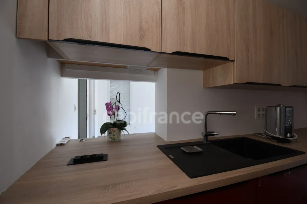 Kitchen - Contemporary House with Pool in URZY
