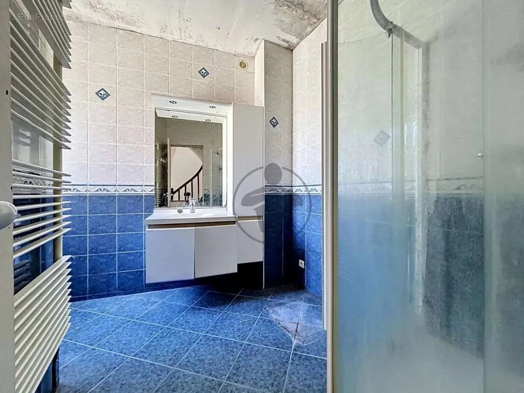 City-Style Flat with Garage in Saint-Quentin
