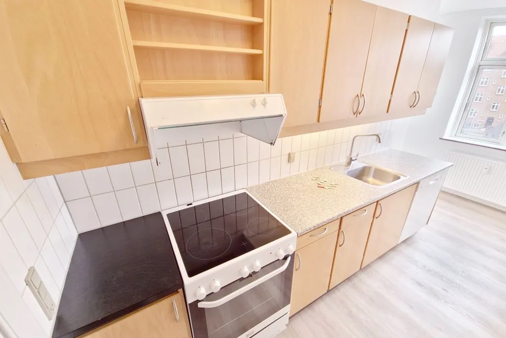 Cuisine - Bright 2-Bedroom Apartment with Parking in Denmark
