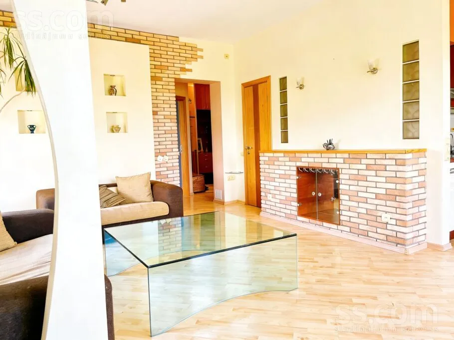 Séjour - Modern 2-Bedroom Flat with Garden in Jugla, Riga
