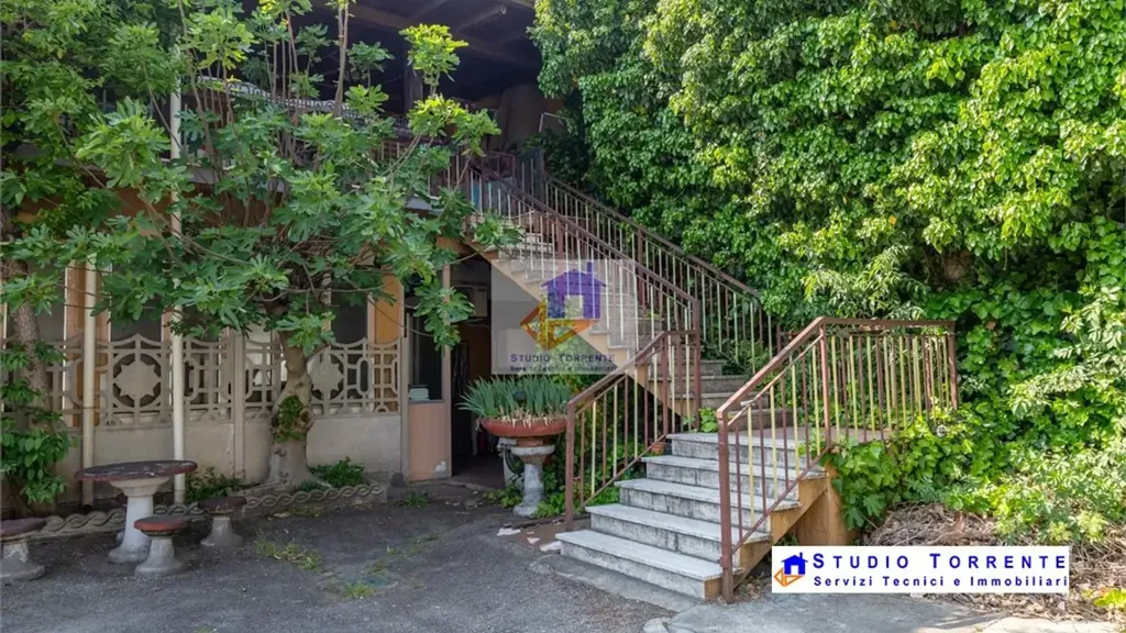 Aed - Bifamiliar Villa with Terrace in Cormano, Milan
