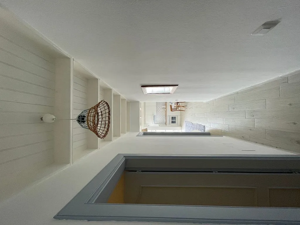 hallway_entrance