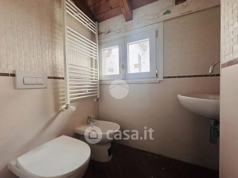 Salles de bain - Historic Studio Apartment in L'Aquila Centre
