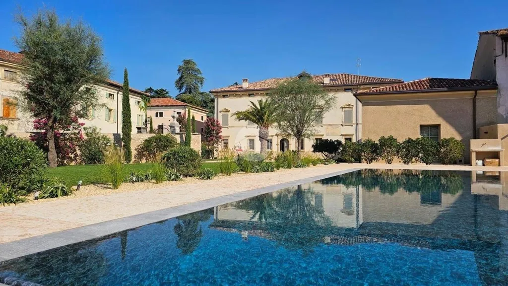 Bassein - Arched Monolocale in Historic Villa, Tregnago