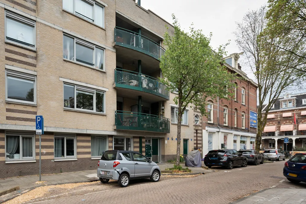 Esterno - Modern Apartment with Balcony in Amsterdam-Oost