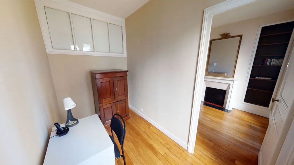 Bureau - Appartement Meublé 2 Pièces, Paris 18
