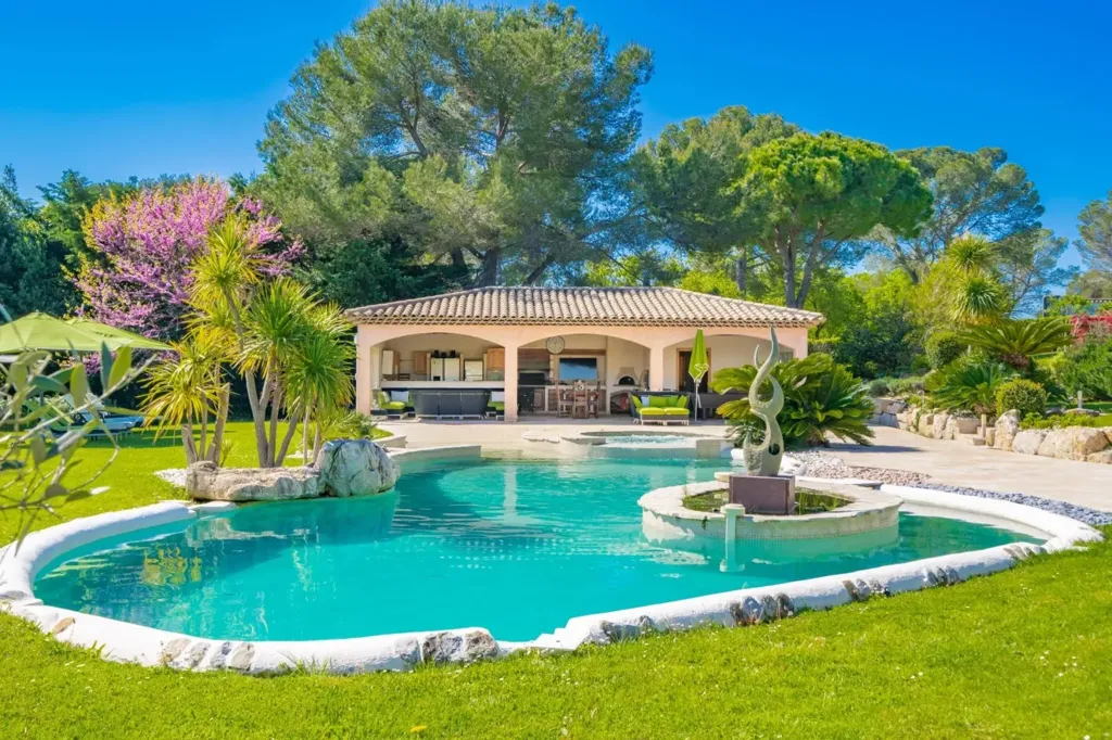 Bassein - Contemporary Bastide with Pool in Quiet Setting