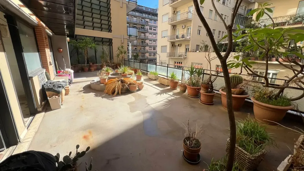 Rõdu - Two-Level Apartment with Terraces in Villabianca, Palermo