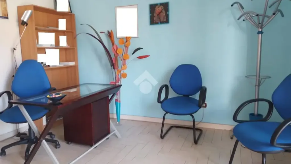 Bureau - Apartment with Balcony in Castrolibero
