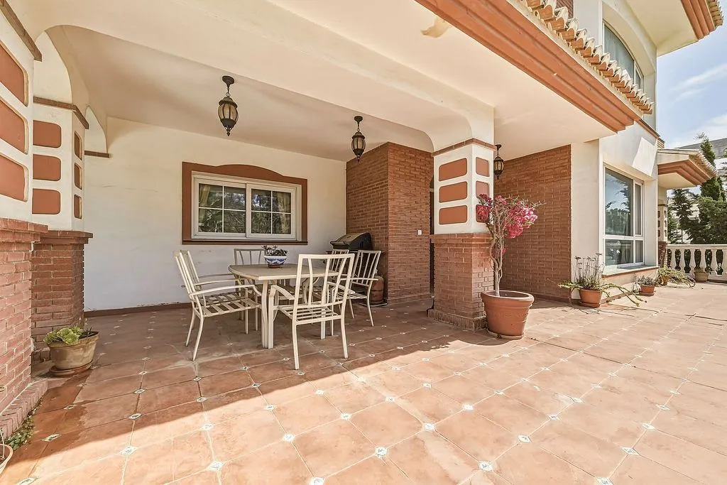 Terrass - Chalet with Pool and Terrace in Torrequebrada