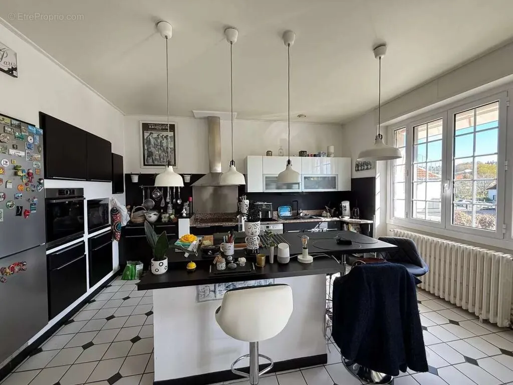 Kitchen - Spacious House with Pool in Sauveterre-de-Béarn