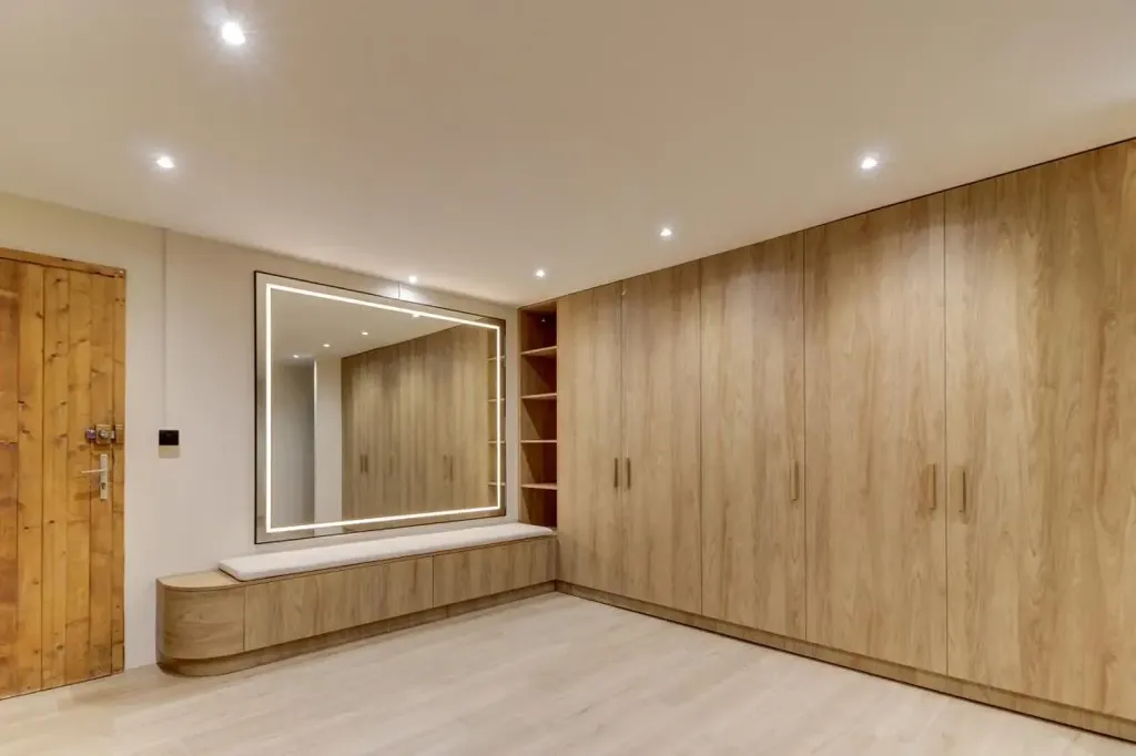 Pièces - Chalet Rénové avec Vue Pistes à Isola 2000