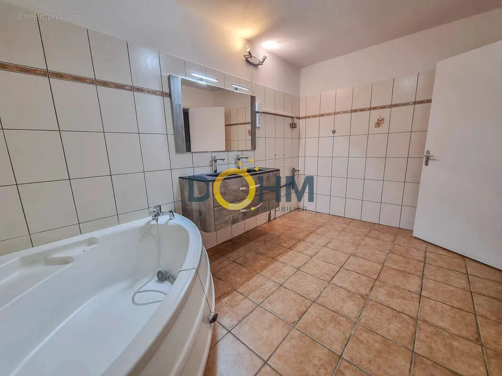 Vannitoad - House with Pool in Tampon
