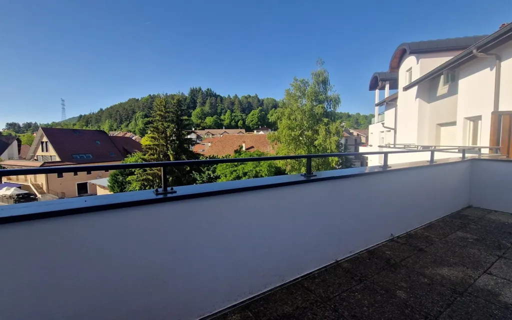 Balcon - Appartement T2 avec Balcons au Centre de Cruseilles