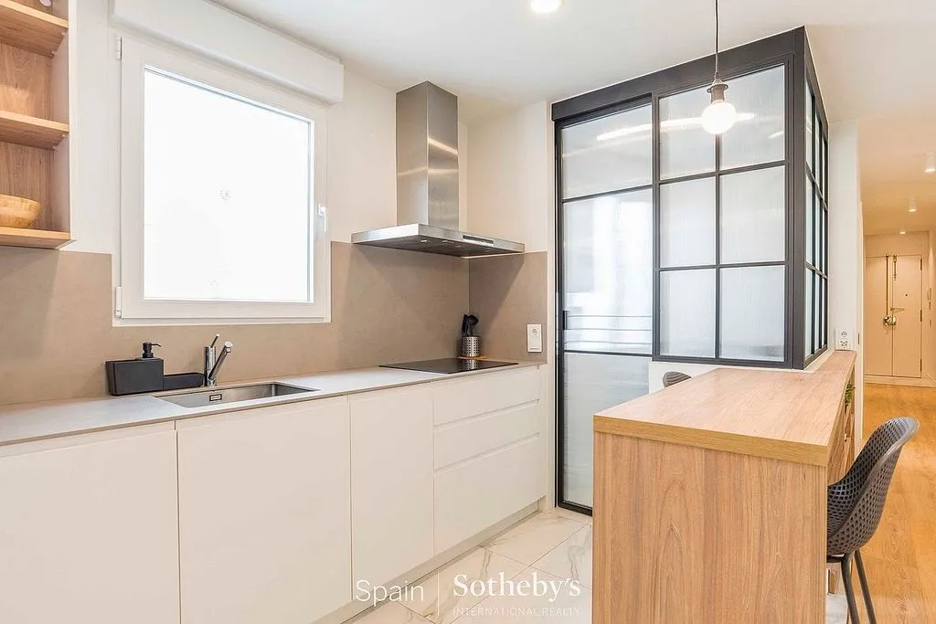 Cuisine - Apartment with Air Conditioning in Goya, Madrid