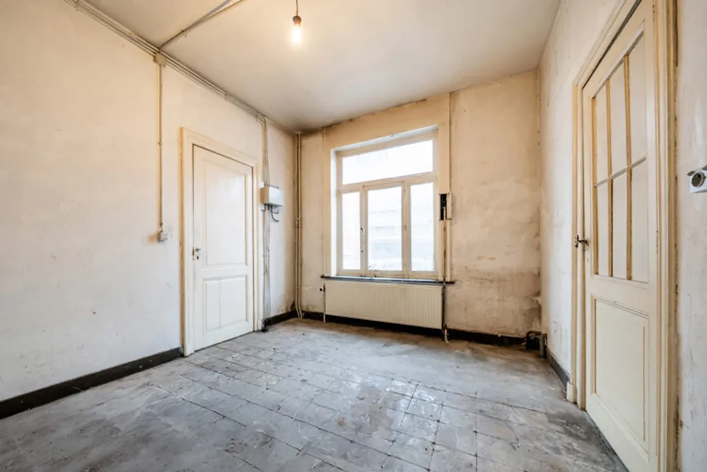Pièces - Maison à Rénover avec Terrasse à Grivegnée