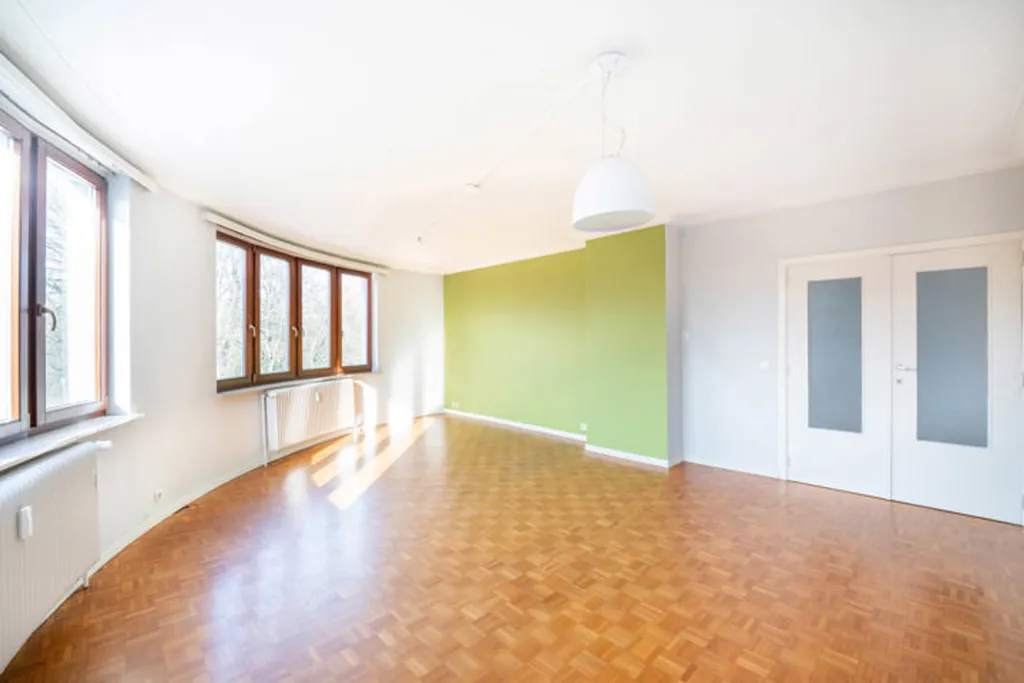 Living Room - 2-Bedroom Apartment with Park View in Forest