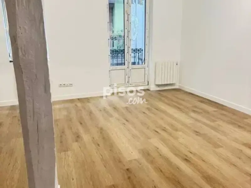 Pièces - Reformed Flat with Balcony in Bilbao's Old Town